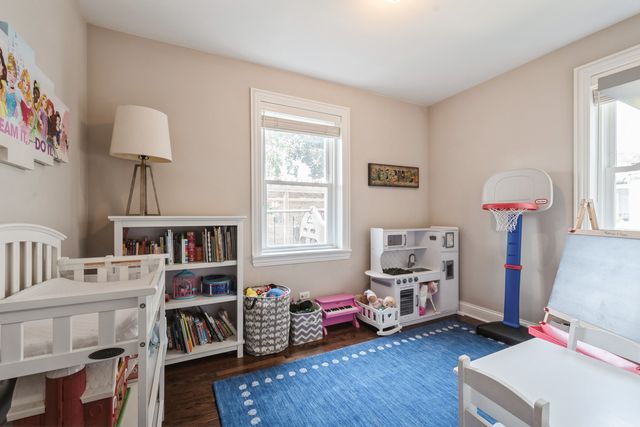 5224 N New England Avenue, Chicago, IL 60656
