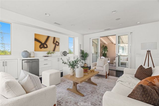 5246 Pacific Terrace, Hawthorne, CA 90250