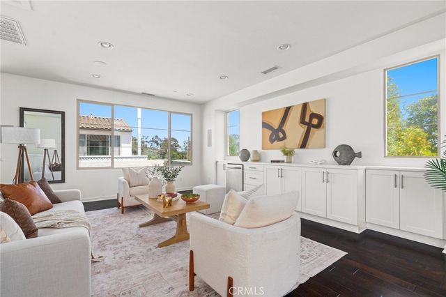 5246 Pacific Terrace, Hawthorne, CA 90250