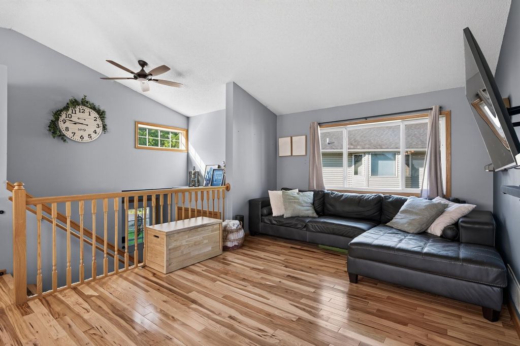 25626 Forest Boulevard Lane, Wyoming, MN 55092 — photo 2