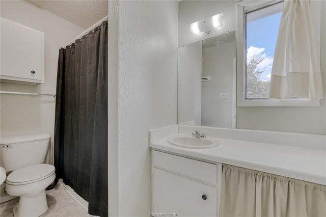 4401 Carter Creek Parkway 15, Bryan, TX 77802