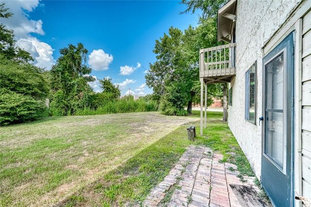 4401 Carter Creek Parkway 15, Bryan, TX 77802