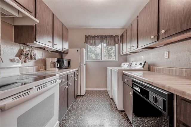 4401 Carter Creek Parkway 15, Bryan, TX 77802