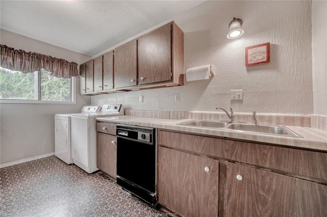 4401 Carter Creek Parkway 15, Bryan, TX 77802