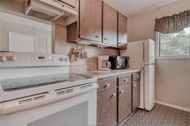 4401 Carter Creek Parkway 15, Bryan, TX 77802