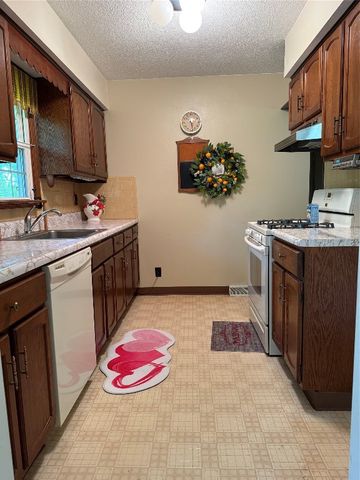 1301 ERIE Street, Saegertown, PA 16433