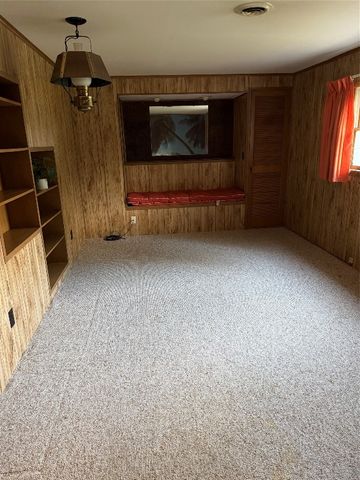 1301 ERIE Street, Saegertown, PA 16433