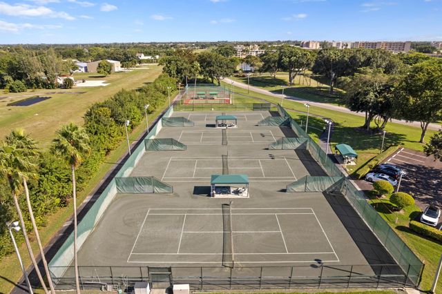 14360 Strathmore Lane 404, Delray Beach, FL 33446