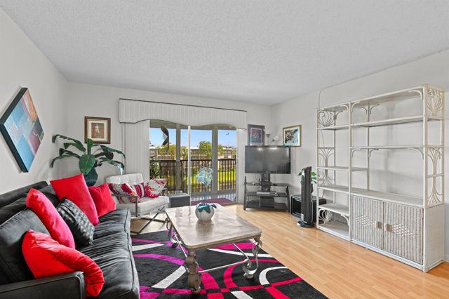 14360 Strathmore Lane 404, Delray Beach, FL 33446