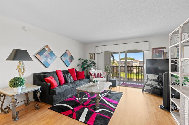 14360 Strathmore Lane 404, Delray Beach, FL 33446