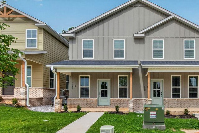 1386 S Yampa Bend, Fayetteville, AR 72701