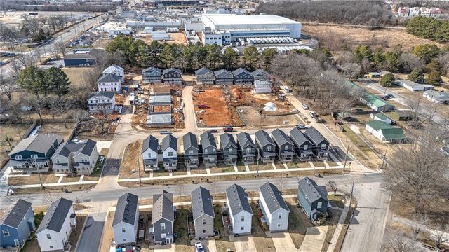 1386 S Yampa Bend, Fayetteville, AR 72701