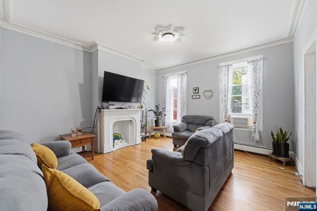 120 Hutton Street, Jersey City, NJ 07307