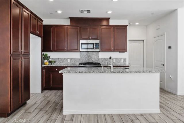 40410 Calle Real, Murrieta, CA 92563