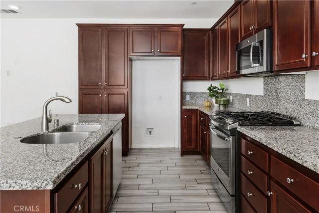 40410 Calle Real, Murrieta, CA 92563