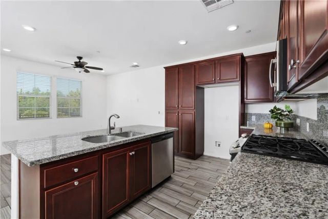40410 Calle Real, Murrieta, CA 92563