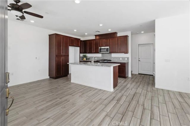 40410 Calle Real, Murrieta, CA 92563