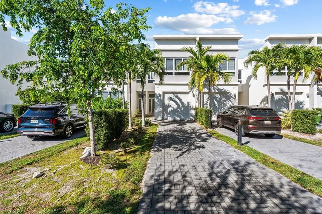 2477 NE 135th Street, North Miami, FL 33181