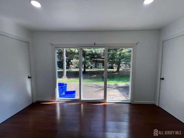 68 Delancy Court, North Brunswick, NJ 08902