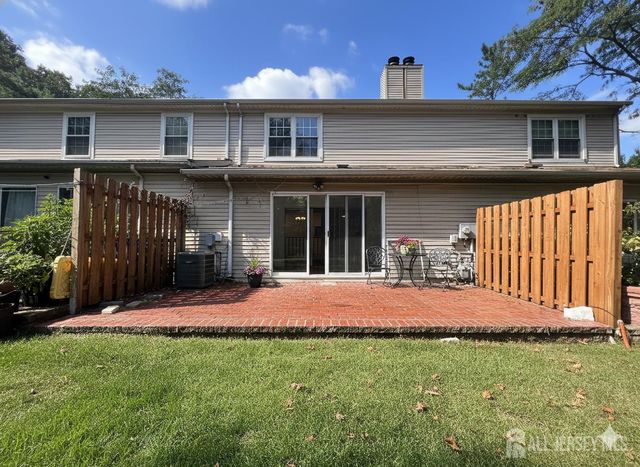 68 Delancy Court, North Brunswick, NJ 08902