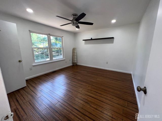 68 Delancy Court, North Brunswick, NJ 08902