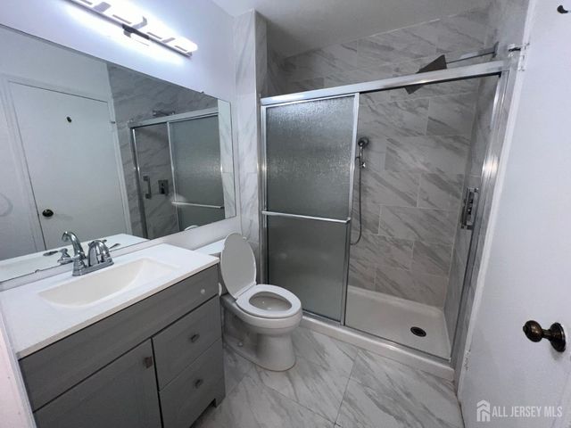 68 Delancy Court, North Brunswick, NJ 08902