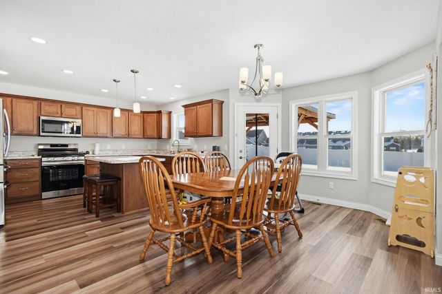 3940 E Kings Pass, Warsaw, IN 46582