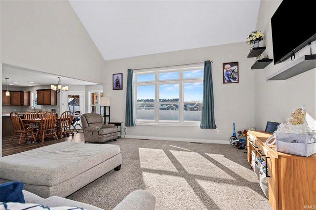 3940 E Kings Pass, Warsaw, IN 46582