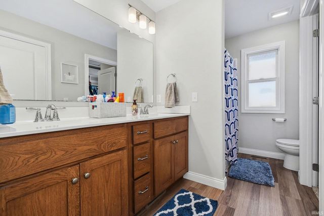 3940 E Kings Pass, Warsaw, IN 46582