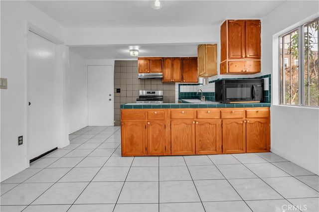 127 W 111th St, Los Angeles, CA 90061