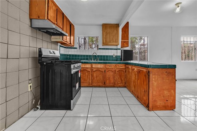 127 W 111th St, Los Angeles, CA 90061
