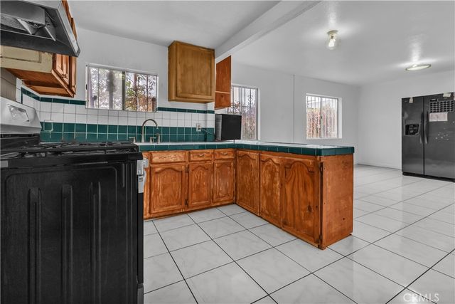 127 W 111th St, Los Angeles, CA 90061