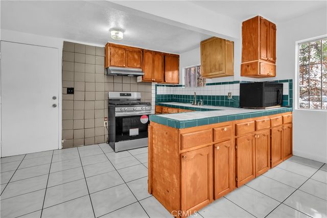 127 W 111th St, Los Angeles, CA 90061