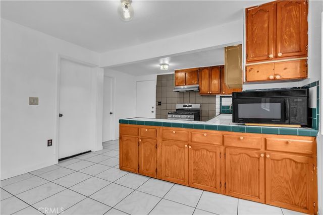 127 W 111th St, Los Angeles, CA 90061
