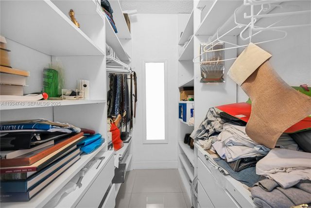 240 W 68th St 213, Hialeah, FL 33014