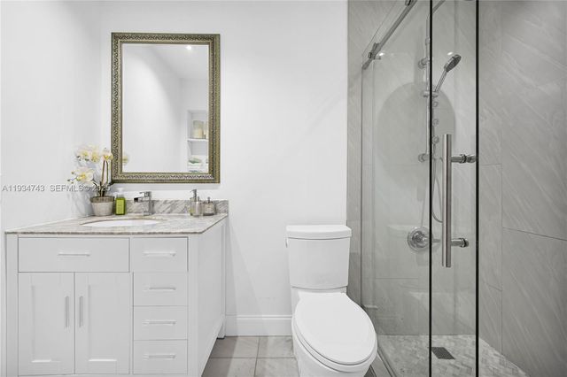 240 W 68th St 213, Hialeah, FL 33014