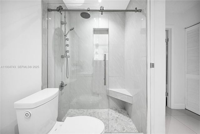 240 W 68th St 213, Hialeah, FL 33014