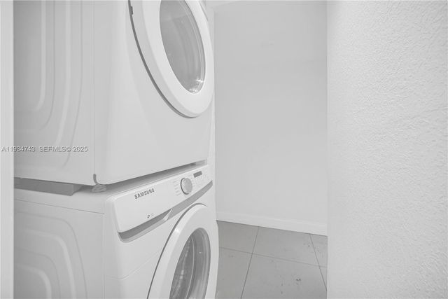 240 W 68th St 213, Hialeah, FL 33014