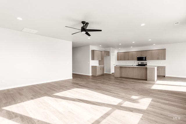 17749 N Hugh Glass Way, Nampa, ID 83687