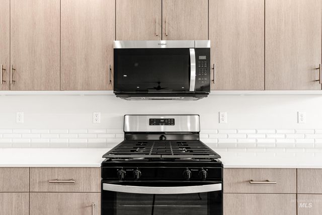 17749 N Hugh Glass Way, Nampa, ID 83687