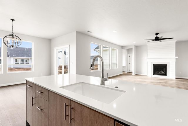 17749 N Hugh Glass Way, Nampa, ID 83687