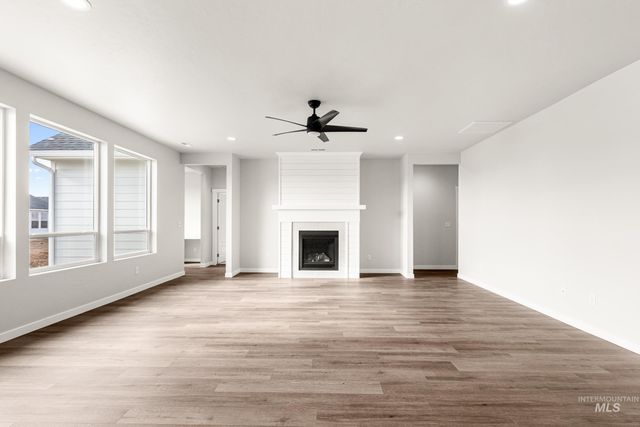 17749 N Hugh Glass Way, Nampa, ID 83687