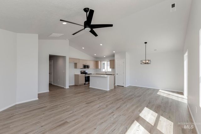 106 Golinda Ave, Caldwell, ID 83605