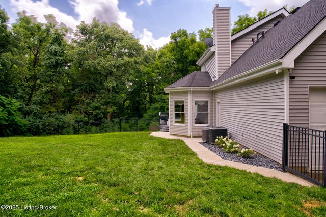 2901 S Pope Lick Rd, Louisville, KY 40299