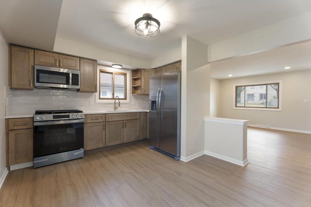 164 W Uncas AVENUE, Milwaukee, WI 53207
