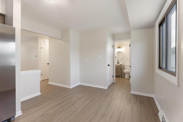164 W Uncas AVENUE, Milwaukee, WI 53207