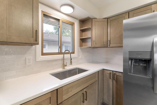 164 W Uncas AVENUE, Milwaukee, WI 53207