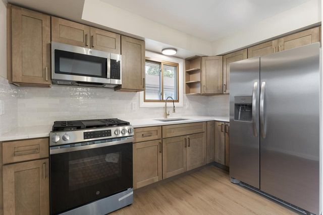 164 W Uncas AVENUE, Milwaukee, WI 53207