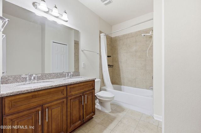 11355 ESTANCIA VILLA Circle 202, Jacksonville, FL 32246