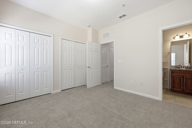11355 ESTANCIA VILLA Circle 202, Jacksonville, FL 32246